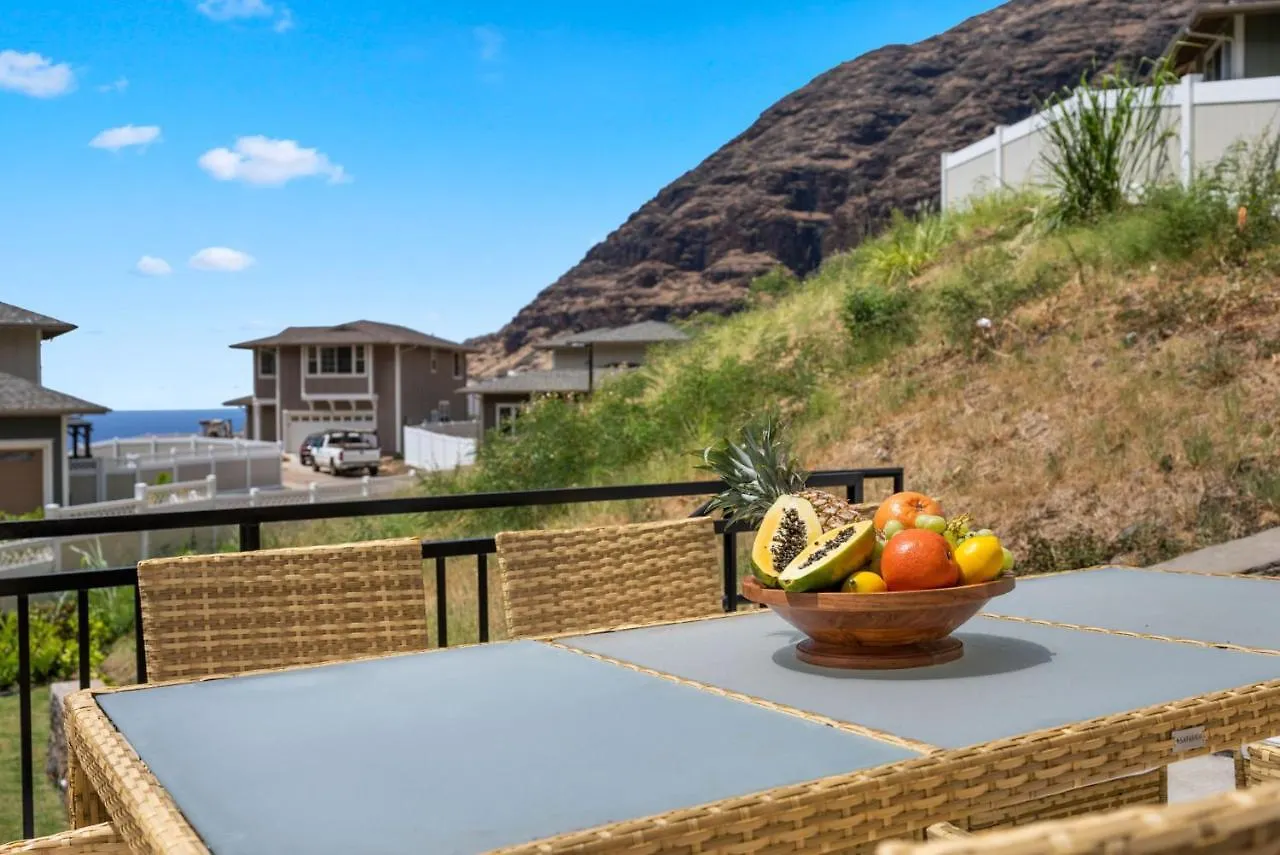 Holiday home @Marbella Lane- Idyllic Getaway In Makaha Paradise